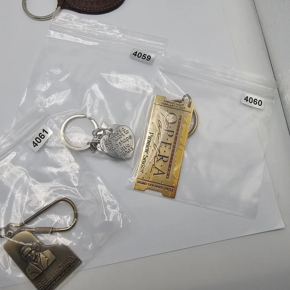 Vtg Gold Tone Ticket Stub Keychain Pacific Opera‎ Premiere Season 1987 Souvenir